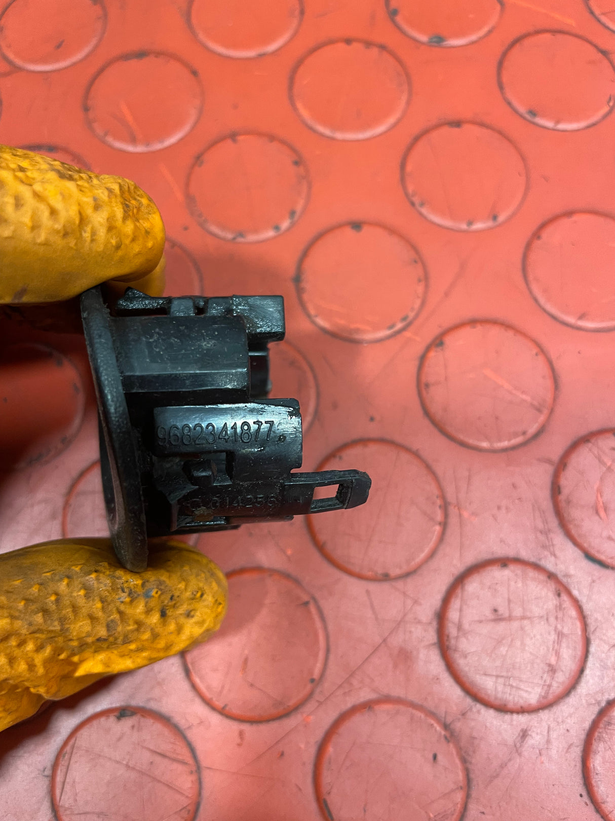 Citroen Berlingo/Peugeot Partner REAR PARKING SENSOR MOUNT P/N 9682341877