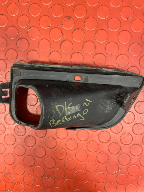 Citroen Berlingo/Peugeot Partner FOG LIGHT GRILL/FOG LIGHT HOUSING Driver's Side RH 2019-2023 P/N 9816770680