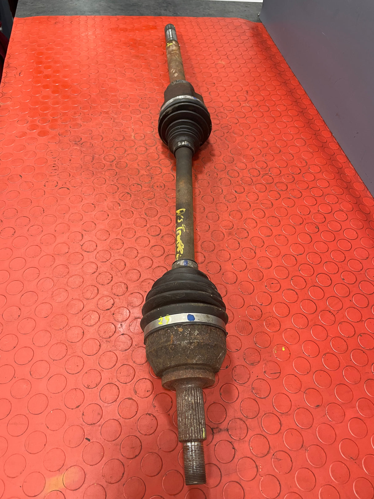 Renault Trafic/Vauxhall Vivaro/Nissan NV300 DRIVESHAFT Drivers Side 1.6 2014-2017 P/N 391005010R - 1