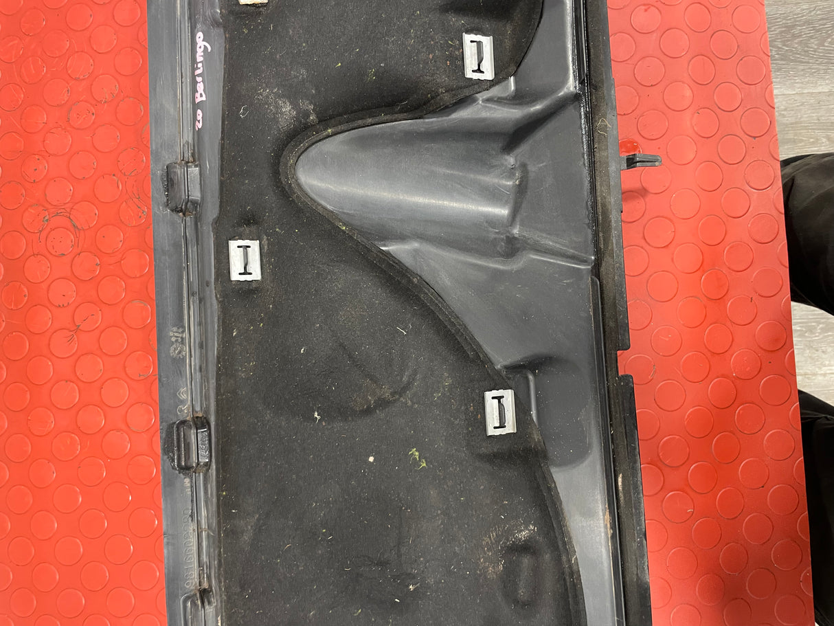 Peugeot Partner/Citroen Berlingo/Vauxhall Combo/Toyota Proace City WINDSCREEN SCUTTLE PANEL TRIM 2019-2024 P/N 9816602280