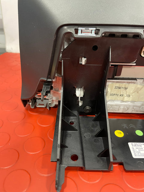 Peugeot Partner/Citroen Berlingo/Vauxhall Combo/Toyota Proace City  MULTI-FUNCTION RADIO TOUCH SCREEN 2019-2024 P/N 98345773ZD