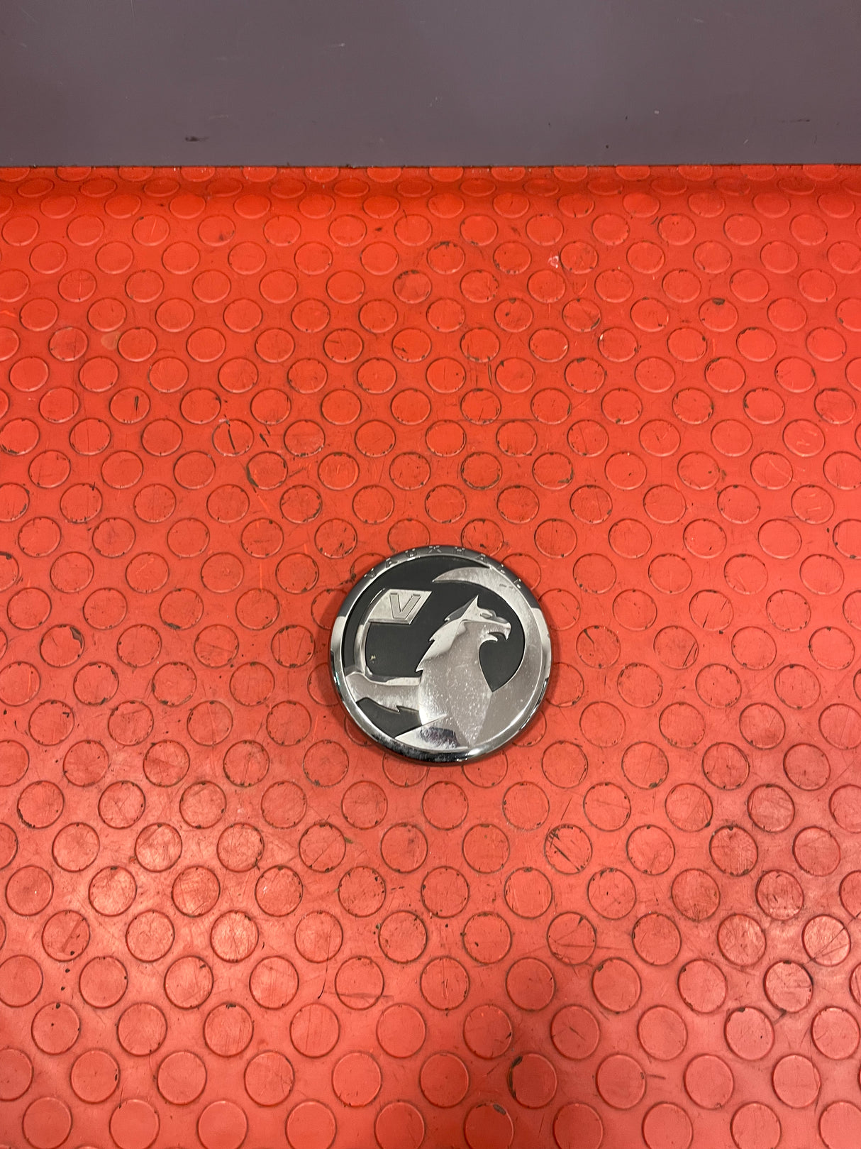 Vauxhall Combo FRONT GRIFFIN BADGE EMBLEM LOGO NAMEPLATE 2019-2024 P/N 98167915DX