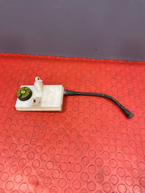 Citroen Berlingo/Peugeot Partner BRAKE FLUID RESERVOIR 1.6 2008-2018 P/N 9680907780 - 1
