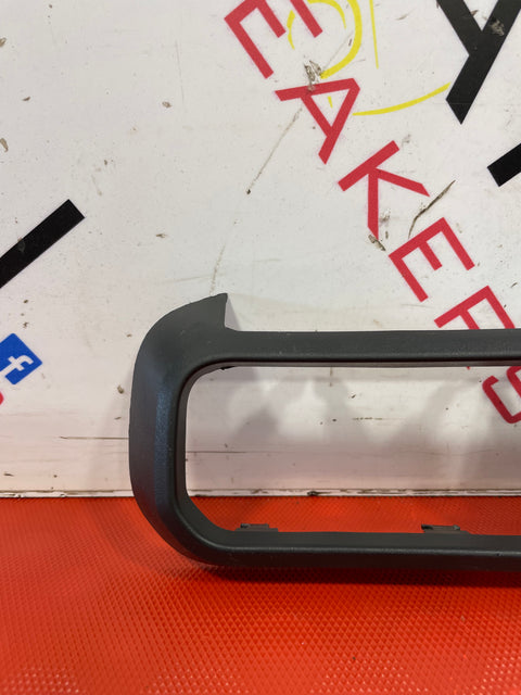 Citroen Berlingo/Peugeot Partner AIR GRILL WITH CENTRAL LOCK AND HAZARD LIGHT (WITH OUT VENTS) 2019-2023 P/N GEO04662002