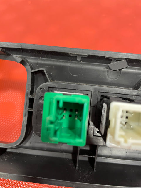 Citroen Berlingo/Peugeot Partner AIR GRILL WITH CENTRAL LOCK AND HAZARD LIGHT (WITH OUT VENTS) 2019-2023 P/N GEO04662002