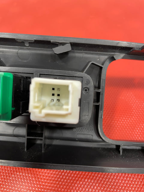 Citroen Berlingo/Peugeot Partner AIR GRILL WITH CENTRAL LOCK AND HAZARD LIGHT (WITH OUT VENTS) 2019-2023 P/N GEO04662002