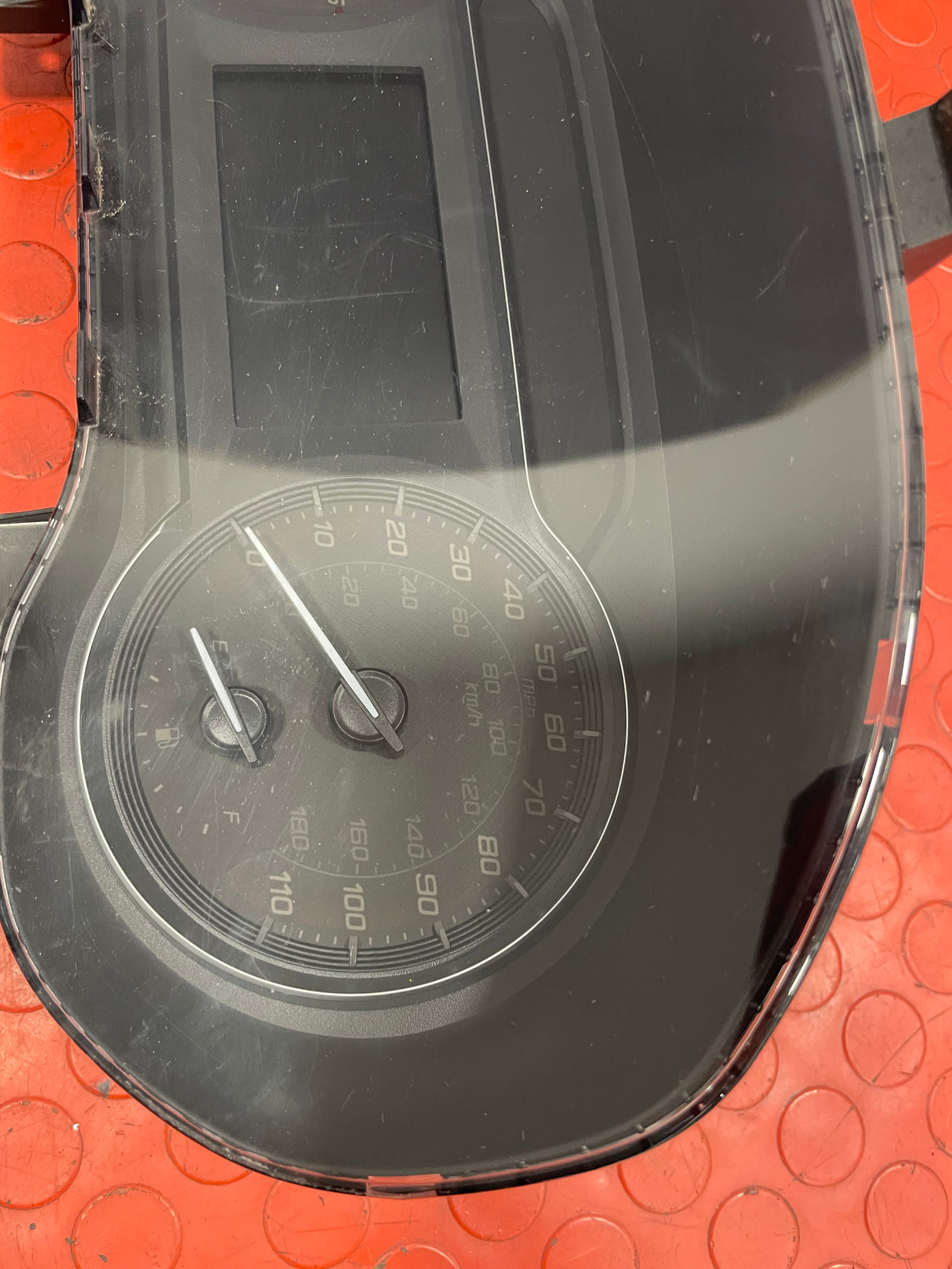 Saic Maxus Deliver 9 SPEEDOMETER / INSTRUMENT CLUSTER PANEL 2.0 2021-2024 P/N C00099528