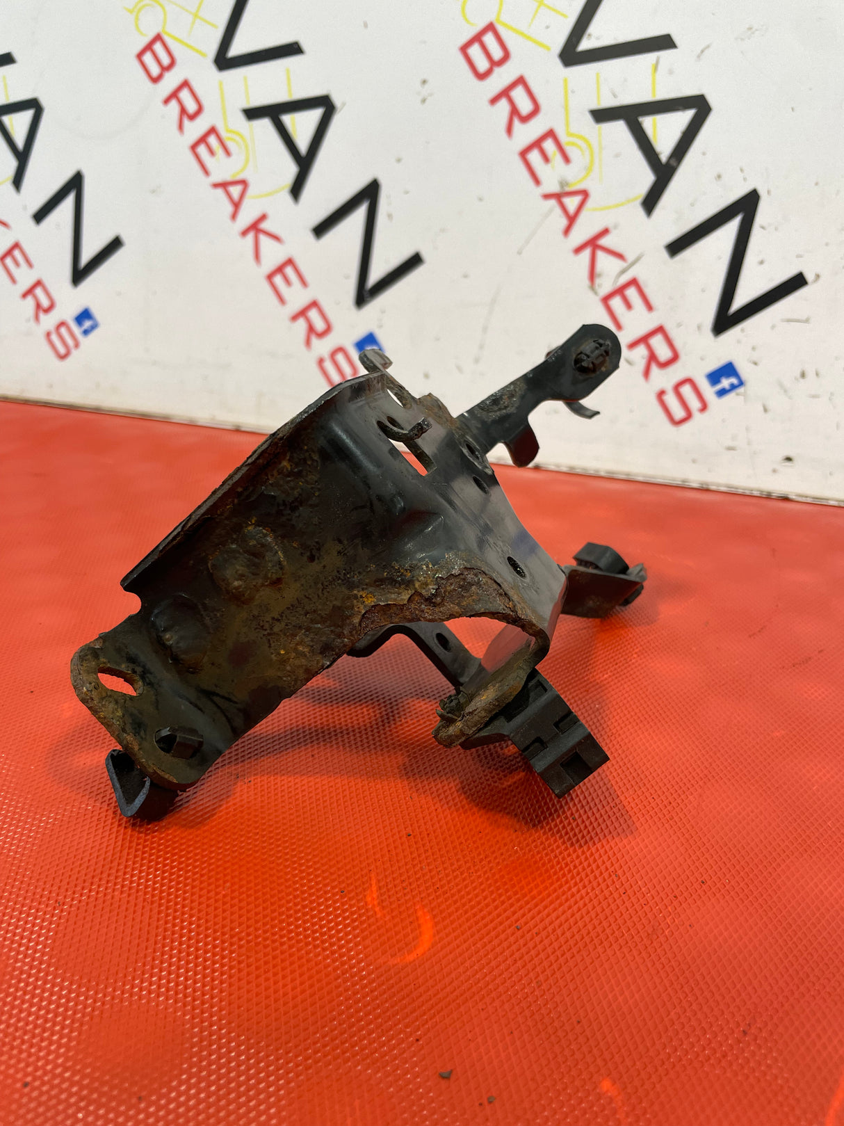 Peugeot Partner/Citroen Berlingo ENGINE WIRING MOUNT P/N 9665162580