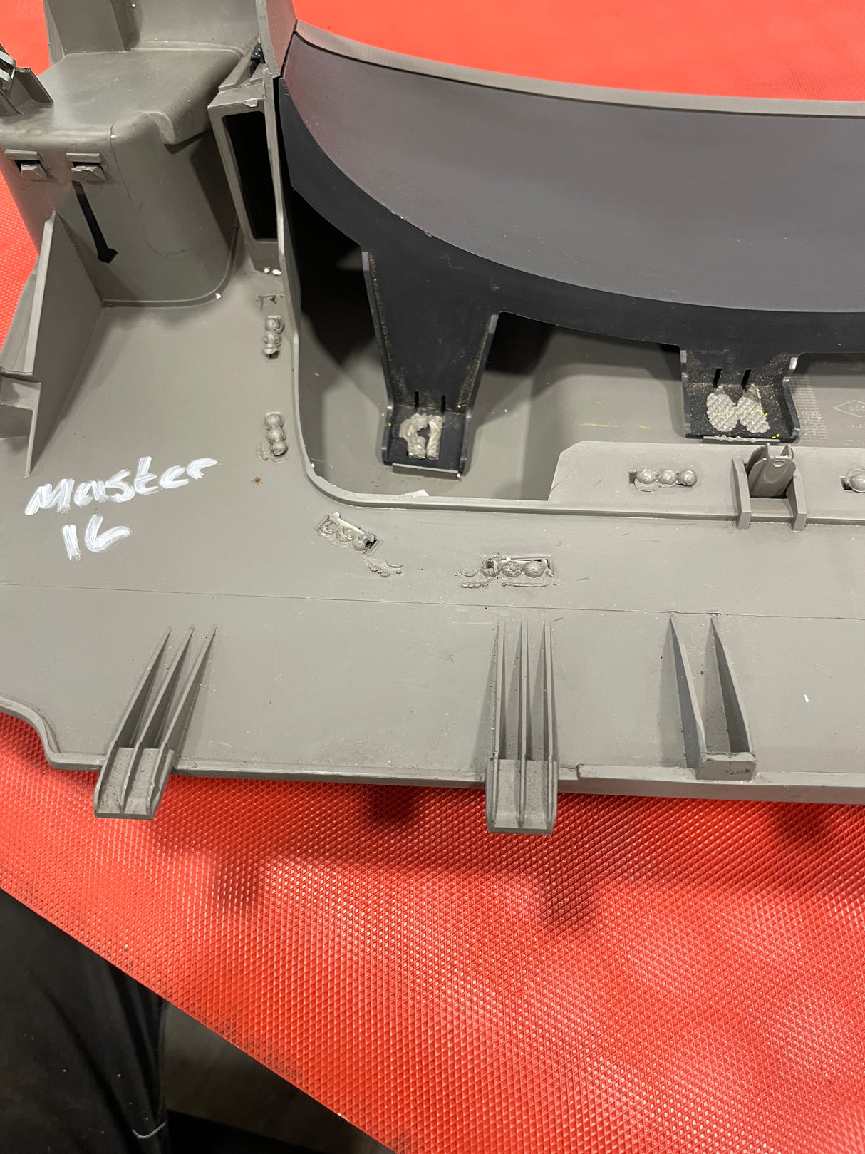 Renault SPEEDOMETER SURROUND TRIM P/N 682400018R