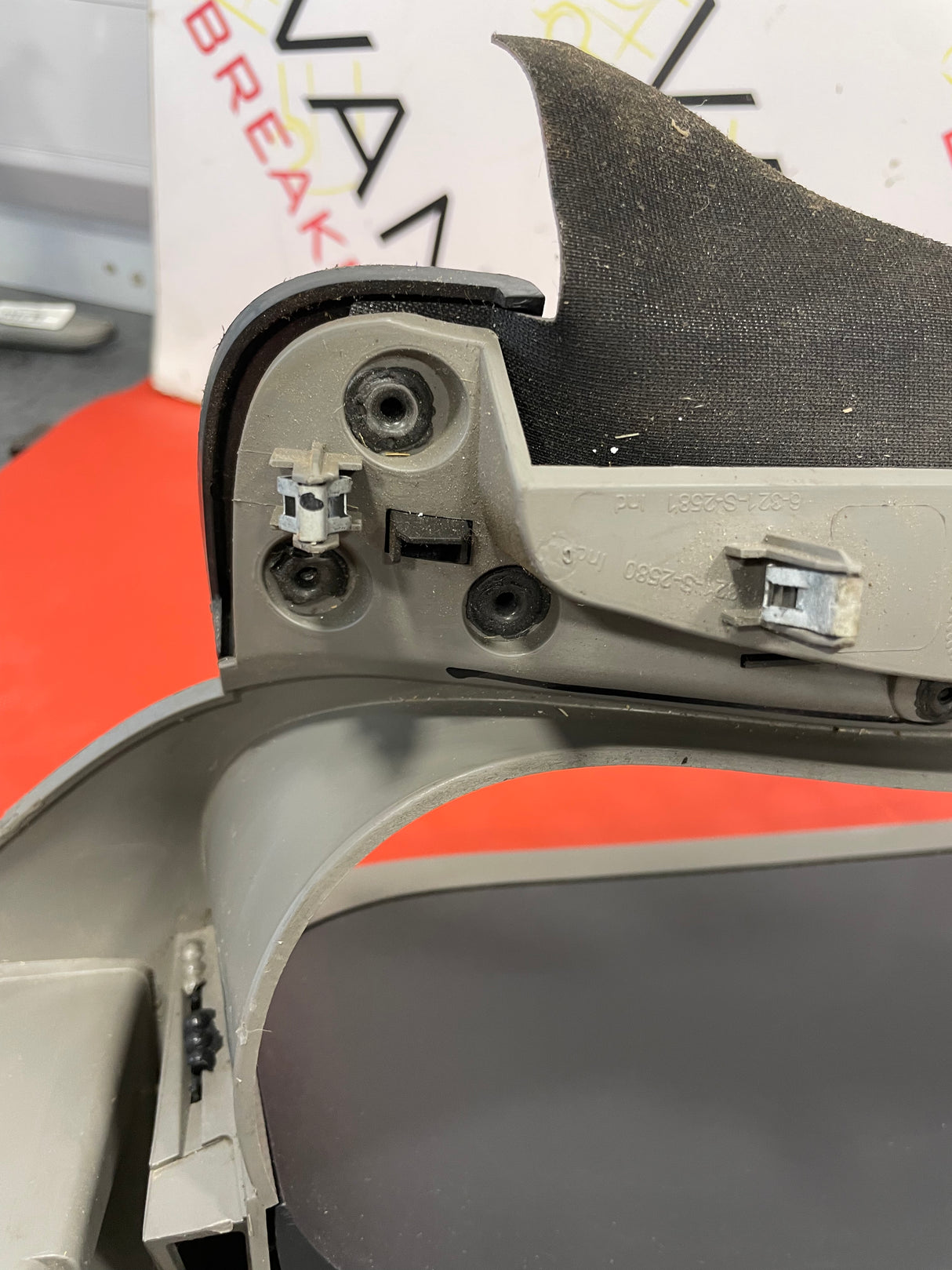 Renault SPEEDOMETER SURROUND TRIM P/N 682400018R