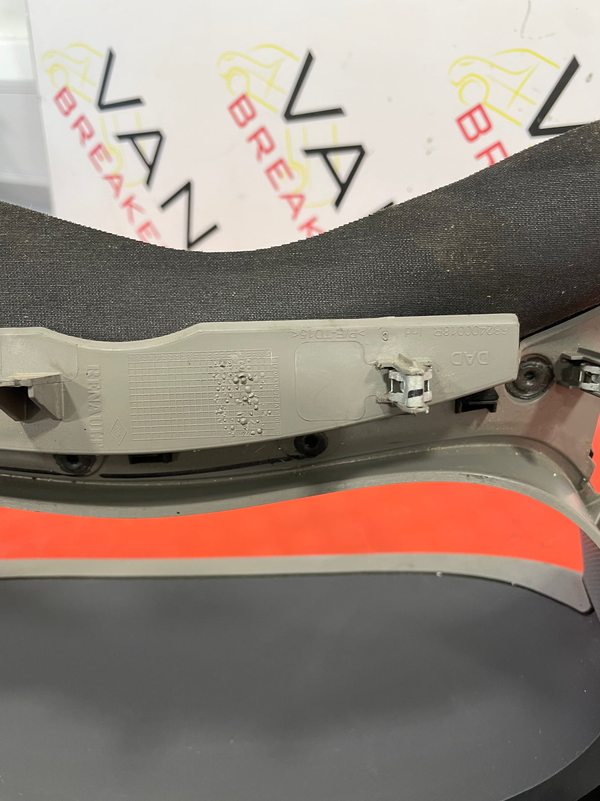 Renault SPEEDOMETER SURROUND TRIM P/N 682400018R