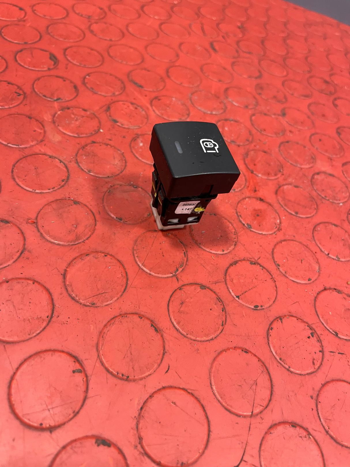 Citroen Berlingo/Peugeot Partner REAR CENTRAL LOCKING SWITCH 2008-2018 P/N 96583098XT