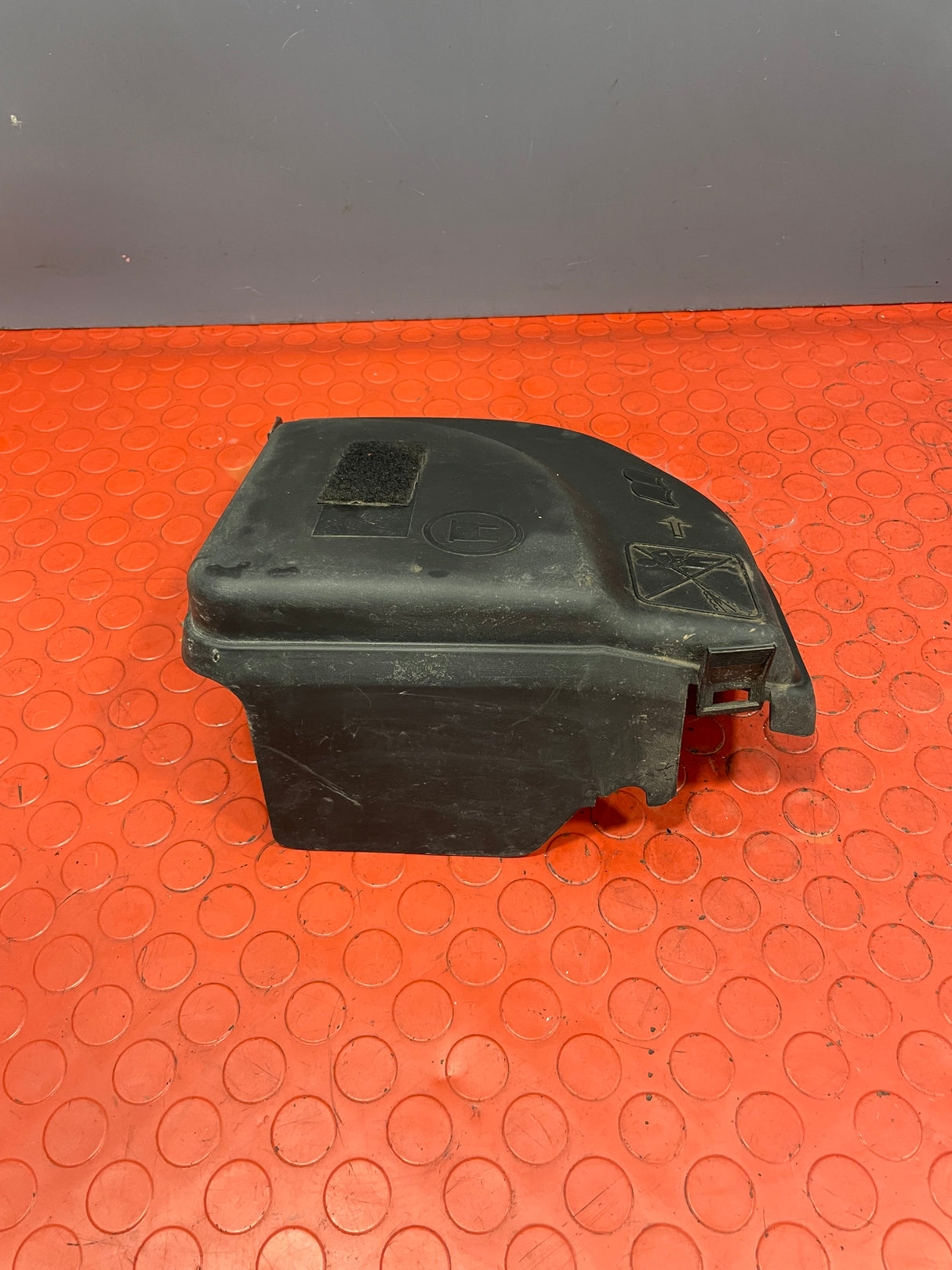 Citroen Berlingo/ Peugeot Partner FUSE BOX COVER 2008-2018 P/N 9658418180