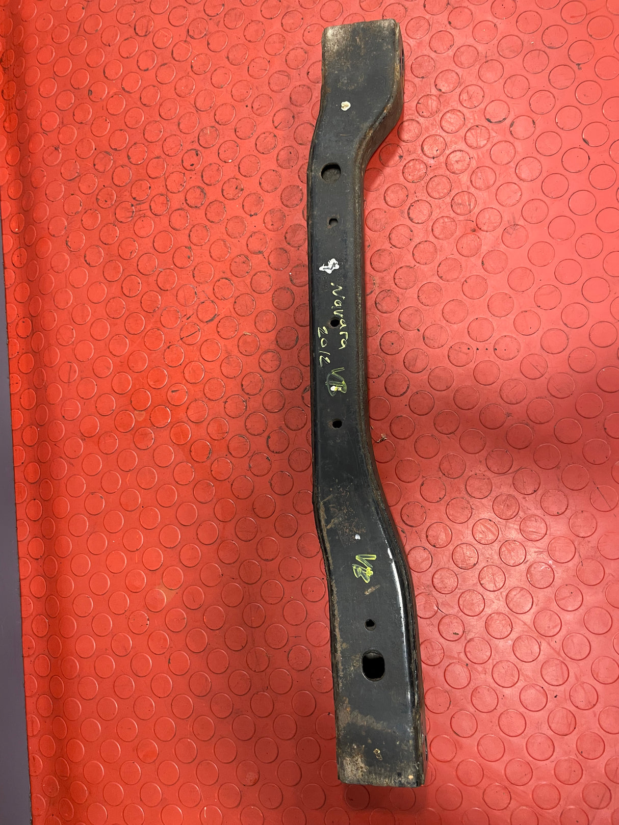 Nissan Navara D40 2.5 CROSSMEMBER 2005-2015 P/N 29981001