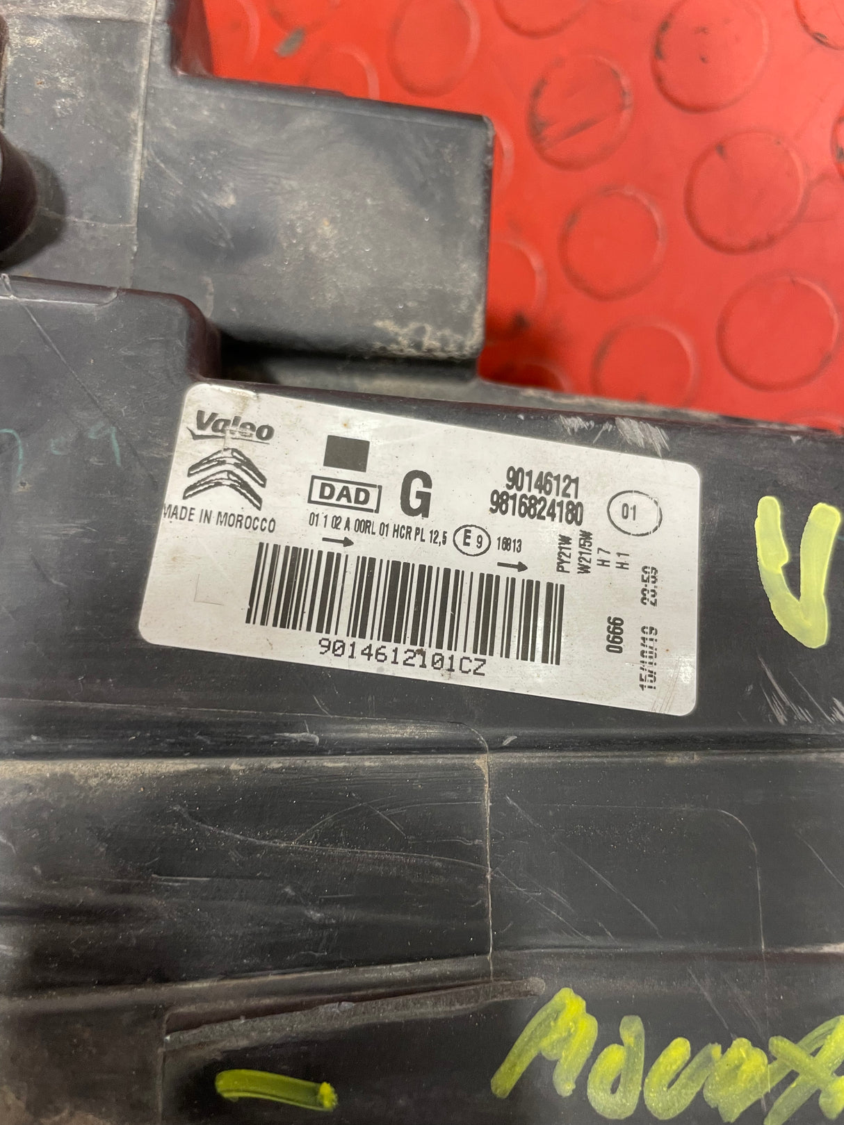 Citroen Berlingo HEADLIGHT ASSEMBLY Passenger's Side DAMAGED MOUNT - SEE PICS 2019-2024 P/N 9816824180