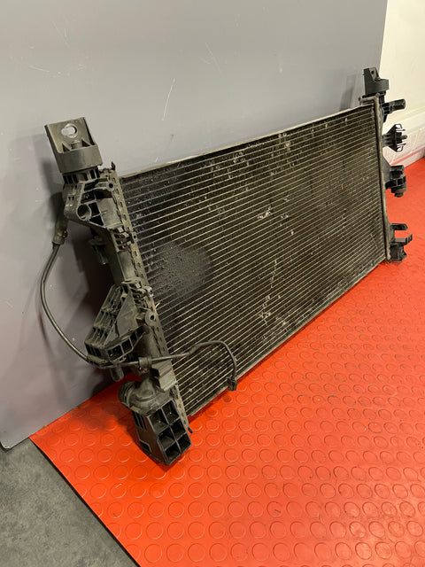 Citroen Relay/Peugeot Boxer/Fiat Ducato RADIATOR ASSEMBLY 2008-2019 P/N 1391496080 / EZ232003