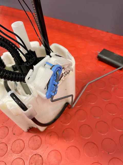 Citroen Berlingo/Peugeot Partner/Vauxhall Combo/Toyota Proace City 1.5 FUEL TANK SENDER UNIT 2019-2024 P/N 9809359380 / 100115562AI