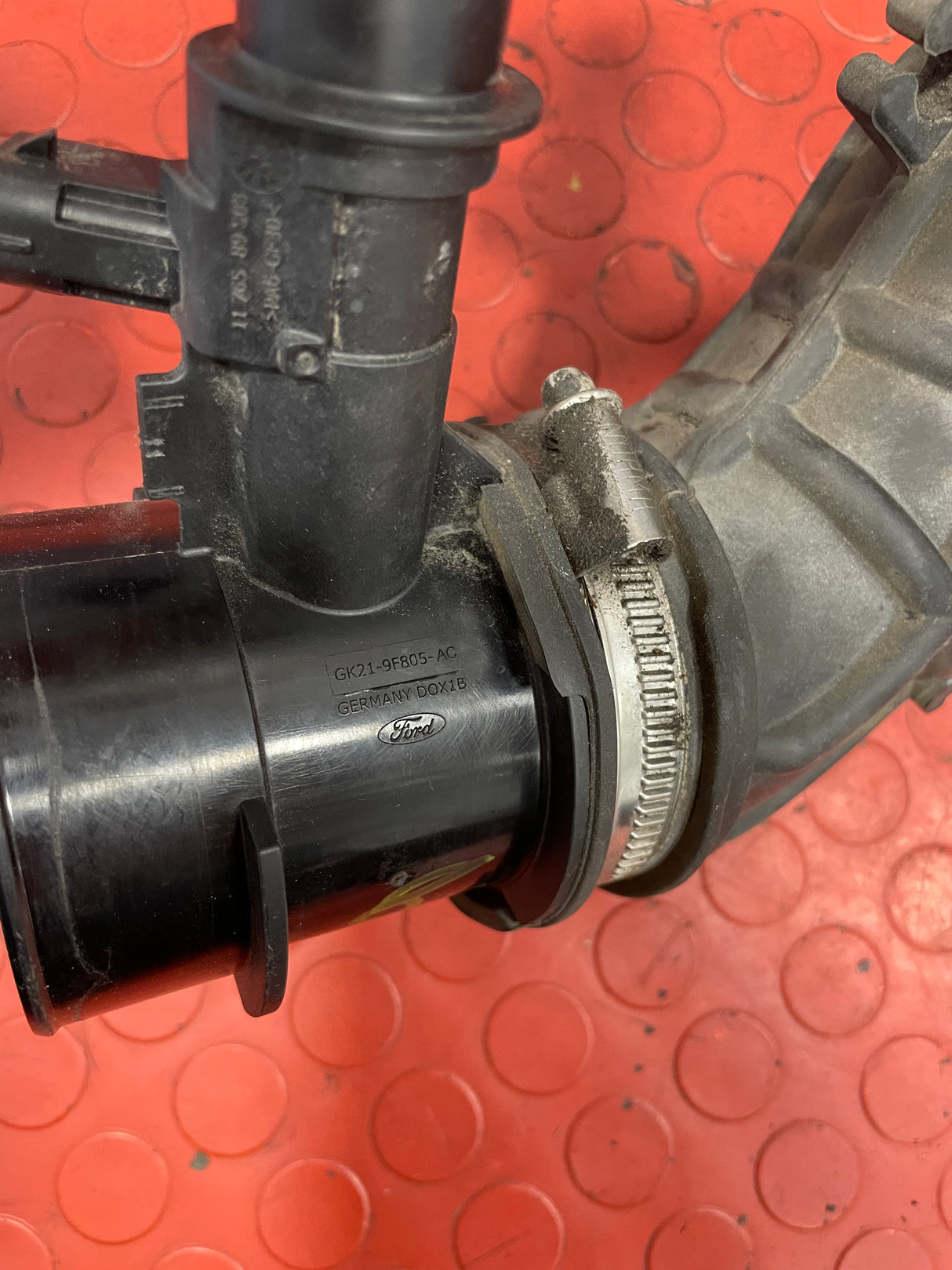 Ford Transit Custom AIR INTAKE HOSE / INDUCTION PIPE w/ SENSOR 2.0 2019-2023 P/N GK219F805AC - 1