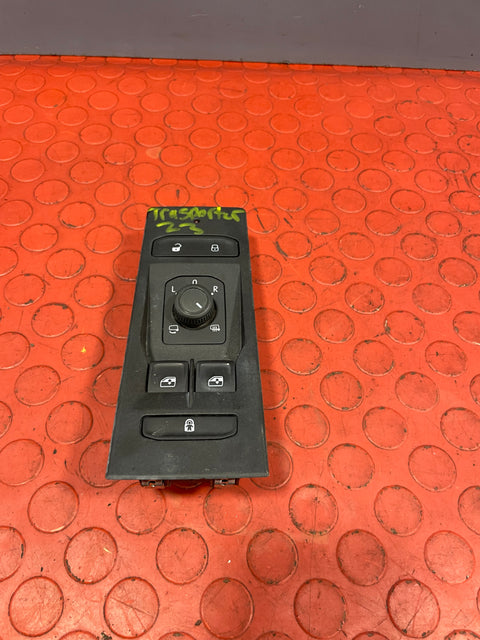 Volkswagen Transporter WINDOW CONTROL SWITCH Front Driver's Side 2023 P/N 7LA867255C