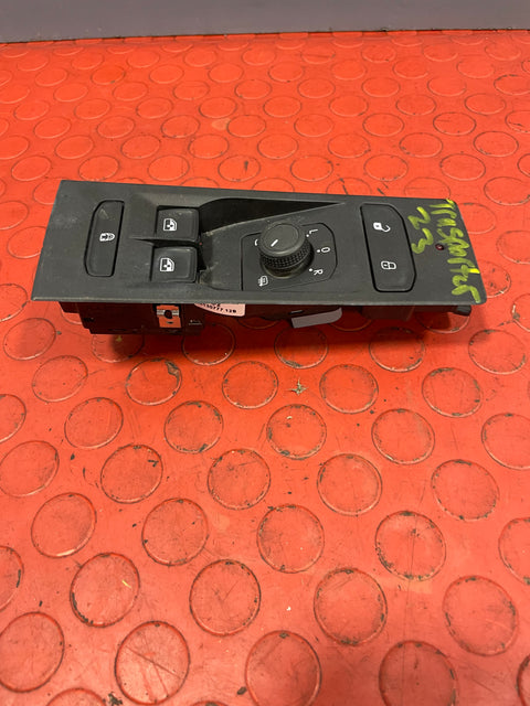 Volkswagen Transporter WINDOW CONTROL SWITCH Front Driver's Side 2023 P/N 7LA867255C