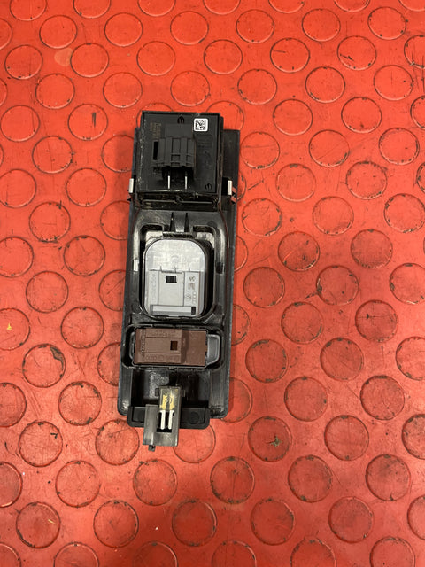 Volkswagen Transporter WINDOW CONTROL SWITCH Front Driver's Side 2023 P/N 7LA867255C
