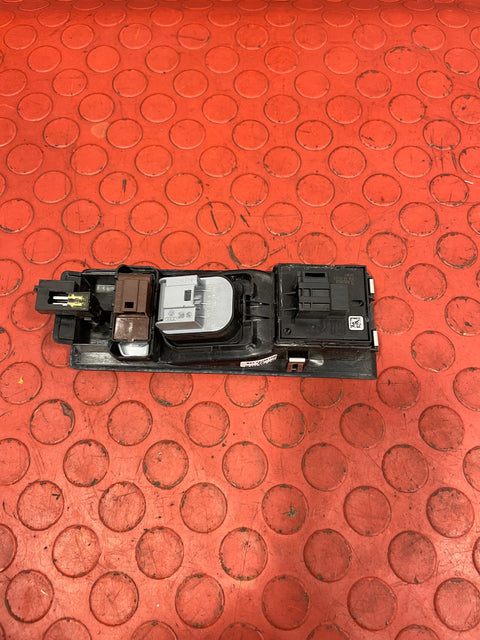 Volkswagen Transporter WINDOW CONTROL SWITCH Front Driver's Side 2023 P/N 7LA867255C