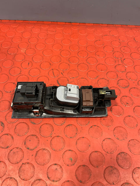Volkswagen Transporter WINDOW CONTROL SWITCH Front Driver's Side 2023 P/N 7LA867255C