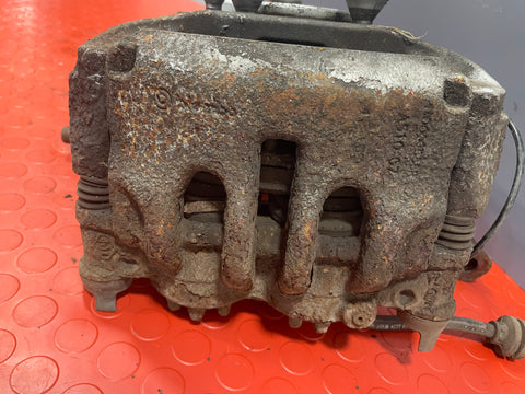 Vauxhall Movano/Renault Master FRONT WHEEL HUB RIGHT SIDE FWD W/ SPEED SENSOR & STUD BOLTS 2014