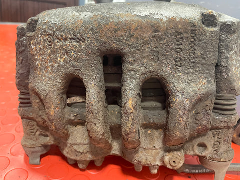 Vauxhall Movano/Renault Master FRONT WHEEL HUB RIGHT SIDE FWD W/ SPEED SENSOR & STUD BOLTS 2014