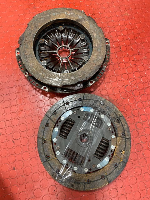 Citroen Relay/Peugeot Boxer/Fiat Ducato CLUTCH KIT PRESSURE PLATE & CLUTCH LINING 2.0 2008-2019 P/N126006510