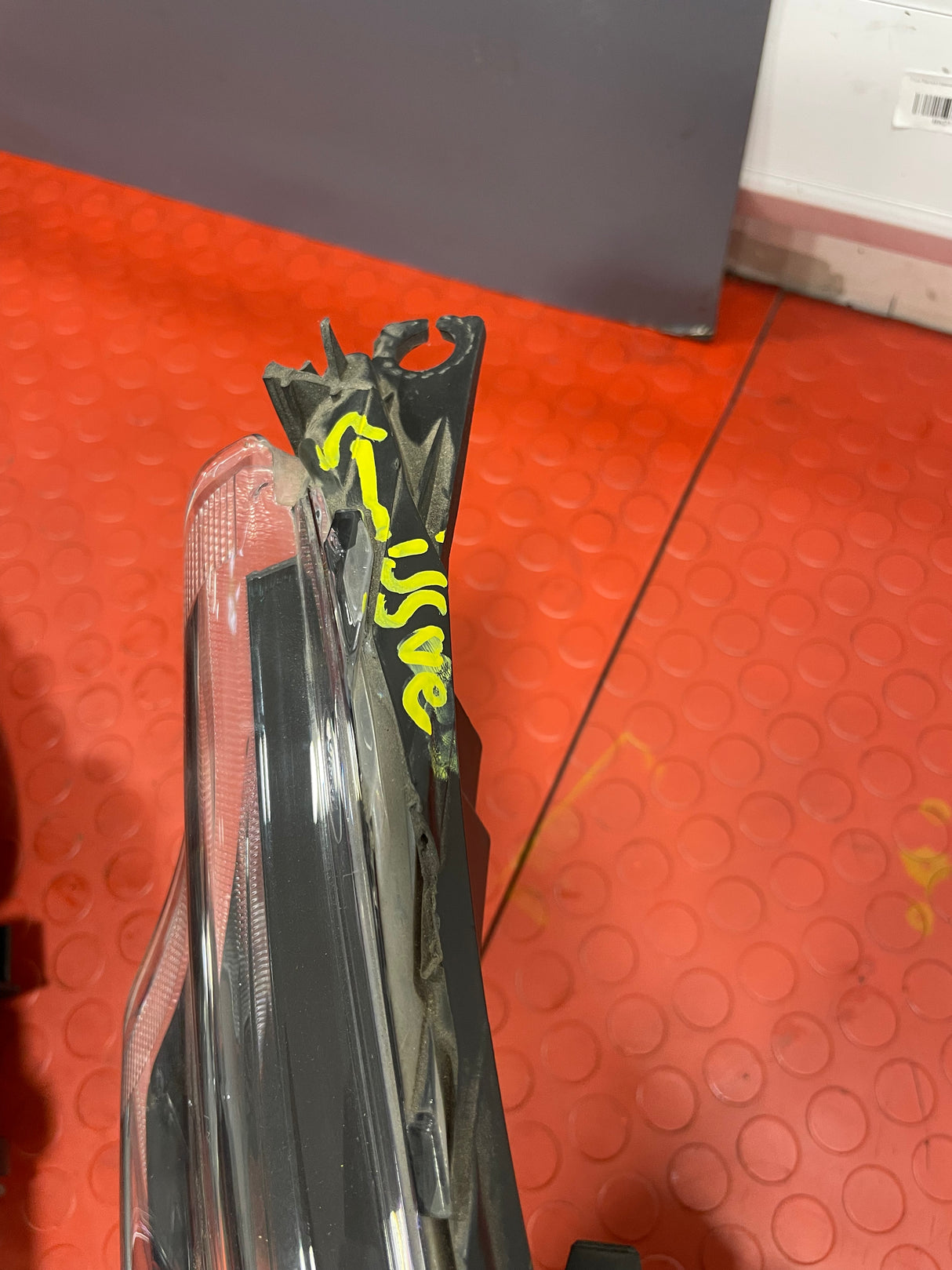 Ford Transit Custom HEADLIGHT DRIVER SIDE RH (BROKEN CLIP) 2013-2018 P/N BK2113W029AJ - 1