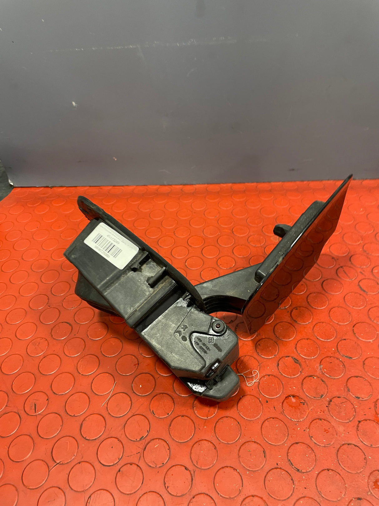 Citroen Dispatch/Peugeot Partner/Vauxhall Vivaro/Toyota Proace/Fiat Scudo FUEL COVER DOOR/FUEL FILLER CAP (BLACK) 2016-2024 P/N 9808725080