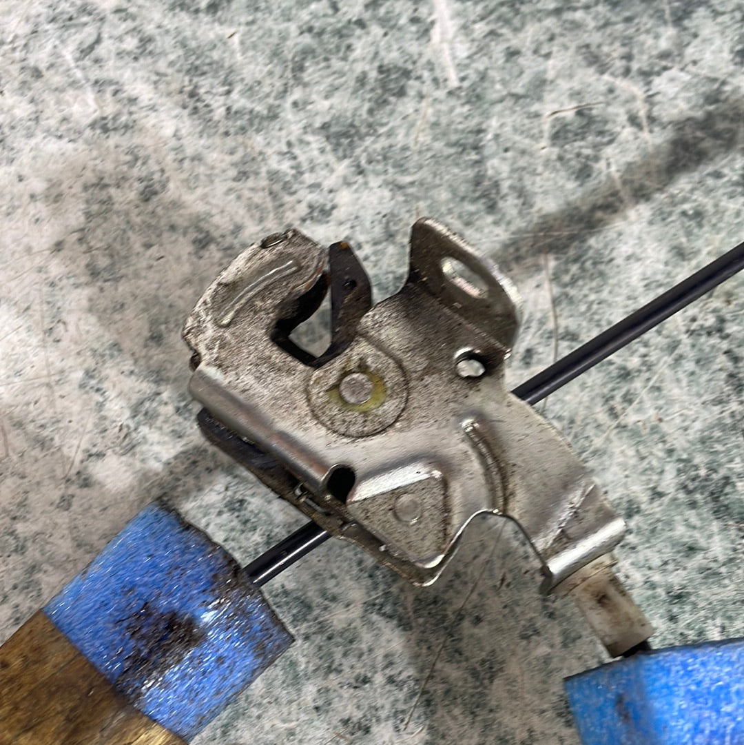 Peugeot Boxer REAR RIGHT DOOR UPPER LATCH 2015 P/N 1306735070