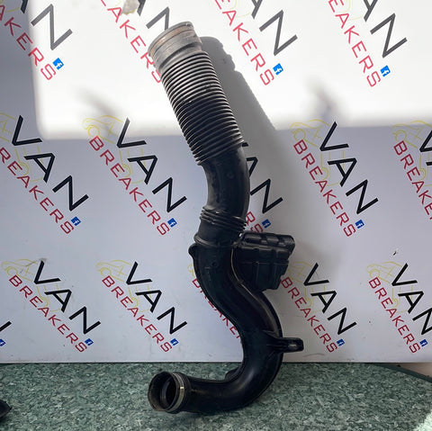2016 Renault Trafic 1.6 air induction pipe