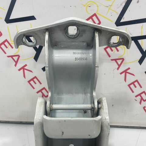 Renault Trafic REAR DOOR HINGE (WHITE) 2017 P/N 904006707R