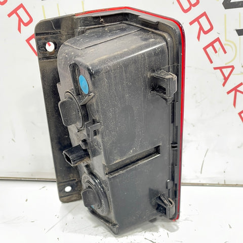 Renault Trafic DRIVER SIDE REAR REVERSE/FOG LIGHT (CRACKED LENS) 2019 P/N 265549399R