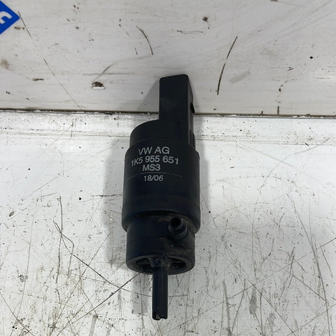 Volkswagen Crafter FWD WINDSCREEN WASHER PUMP 2013-2023 P/N 1K5955651