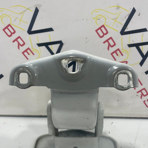 Renault Trafic REAR DOOR HINGE (WHITE) 2017 P/N 904006707R