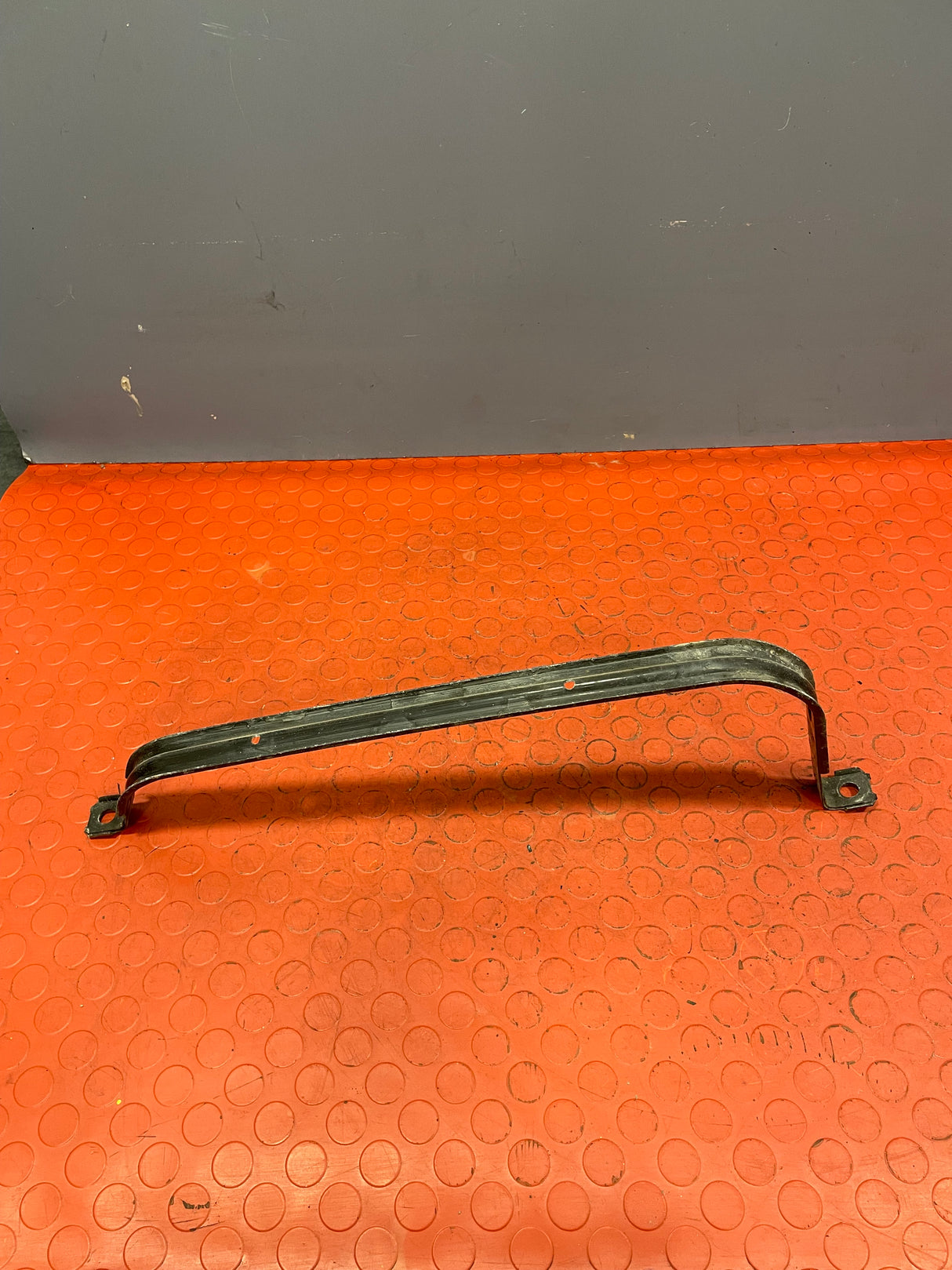 Volkswagen Transporter T6 FUEL TANK STRAPS 2015-2024 P/N 7H0201651C / 7H0201653C