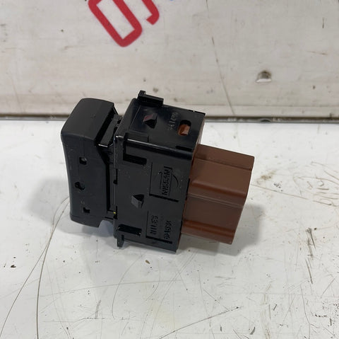 Toyota Hilux HEATED SEAT CONTROL SWITCH 2019 P/N 16414MD