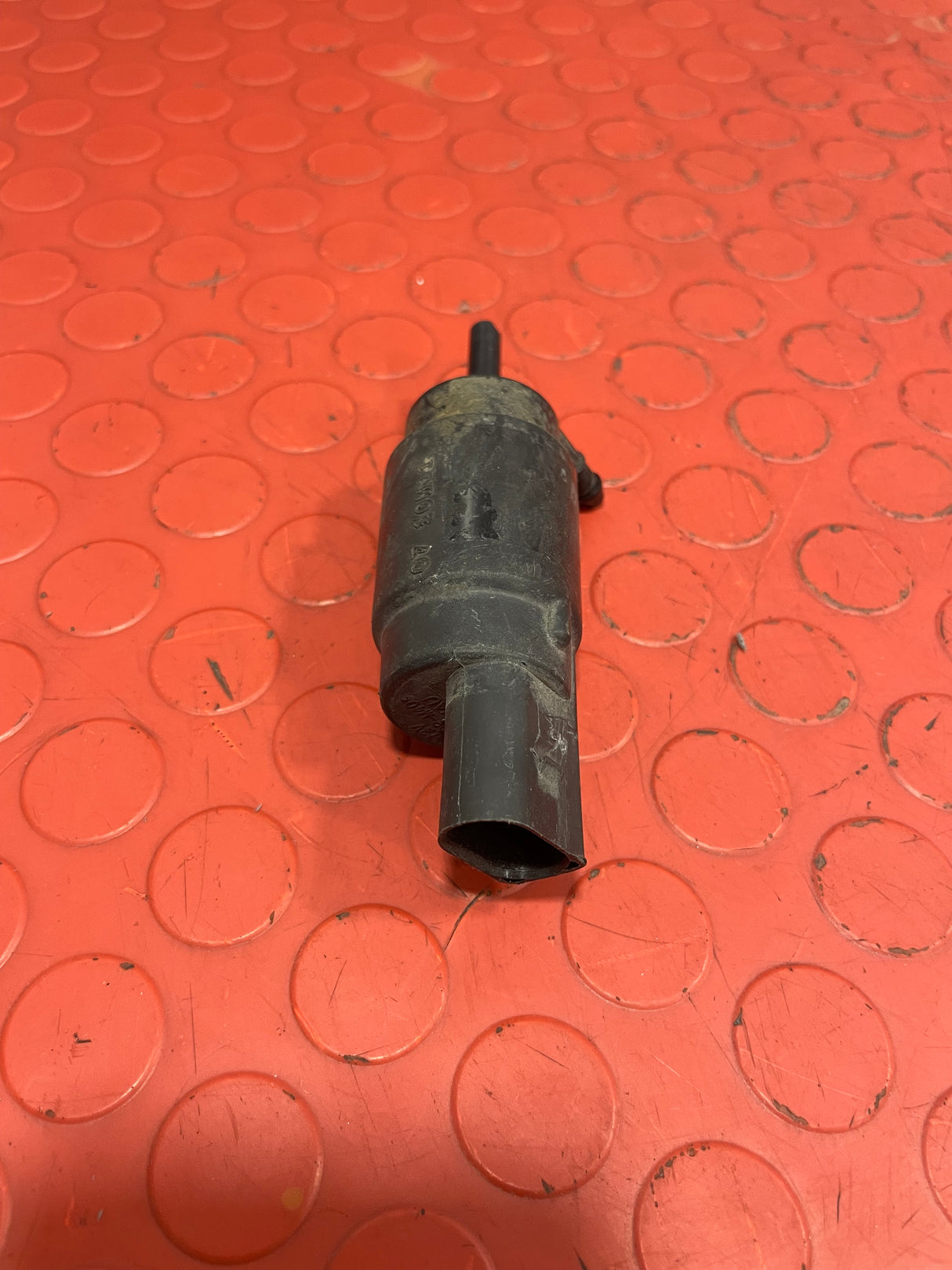 Volkswagen Crafter/Mercedes Sprinter WINDSCREEN WASHER BOTTLE PUMP 2006-2015 P/N A0008605826