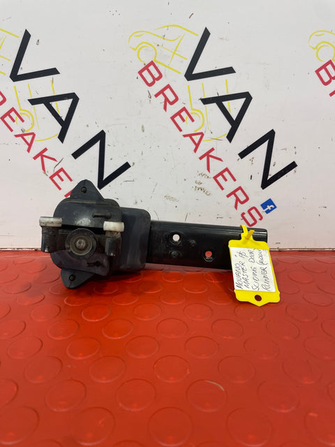 Vauxhall Movano/ Renault Master MK3 P/S  SLIDING DOOR MIDDLE ROLLER BRACKET  P/N 777659426R