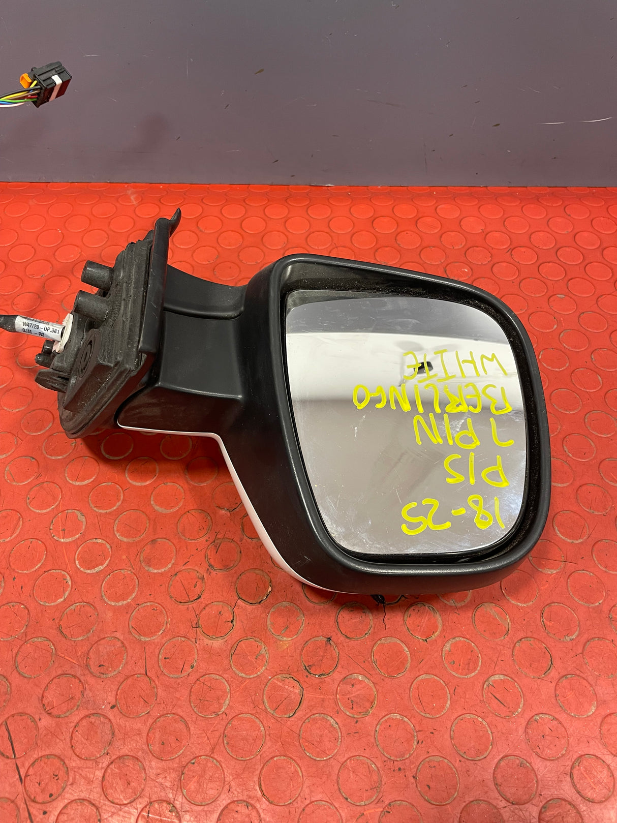 Citroen Berlingo/Peugeot Partner/Vauxhall Combo/Toyota Proace City WING MIRROR Passenger's Side White 7 PIN 1.5 2018-2025 P/N 98169900XT - 1