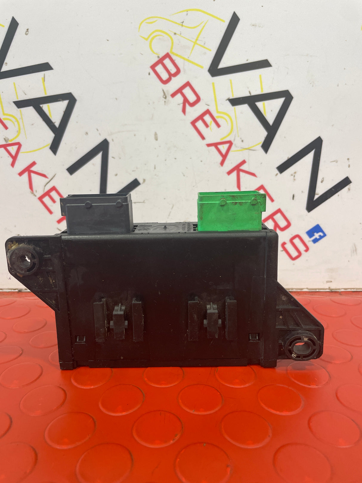 Peugeot Partner/Expert FUSE PORT 2019-2024  P/N 9807499880