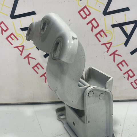 Renault Trafic REAR DOOR HINGE (WHITE) 2017 P/N 904006707R