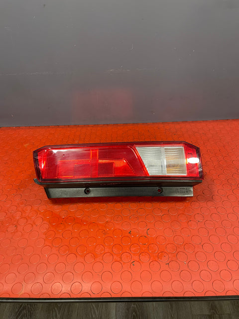 Volkswagen Crafter DRIVER SIDE TAILLIGHT 2018 P/N 7C0945096J - 1