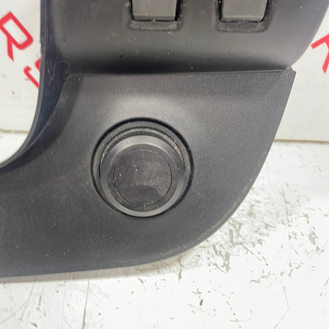 Renault Trafic/Vauxhall Vivaro CENTRAL RADIO TRIM WITH AIR VENTS, CENTRAL LOCKING SWITCH AND HAZARD LIGHT SWITCH 2015-2019 P/N 93452450