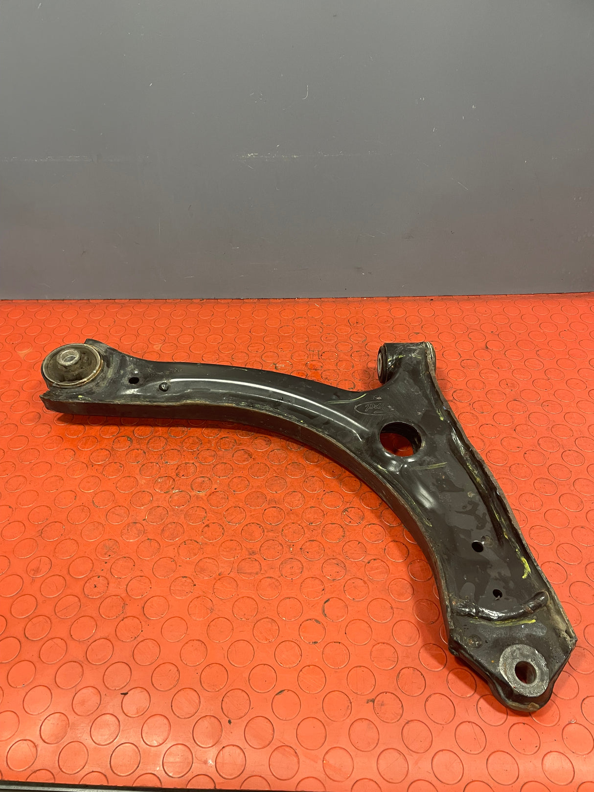 Ford Transit Custom BOTTOM ARM WISHBONE N/S PASSENGER SIDE 2.0  2022 P/N KK213A053AG