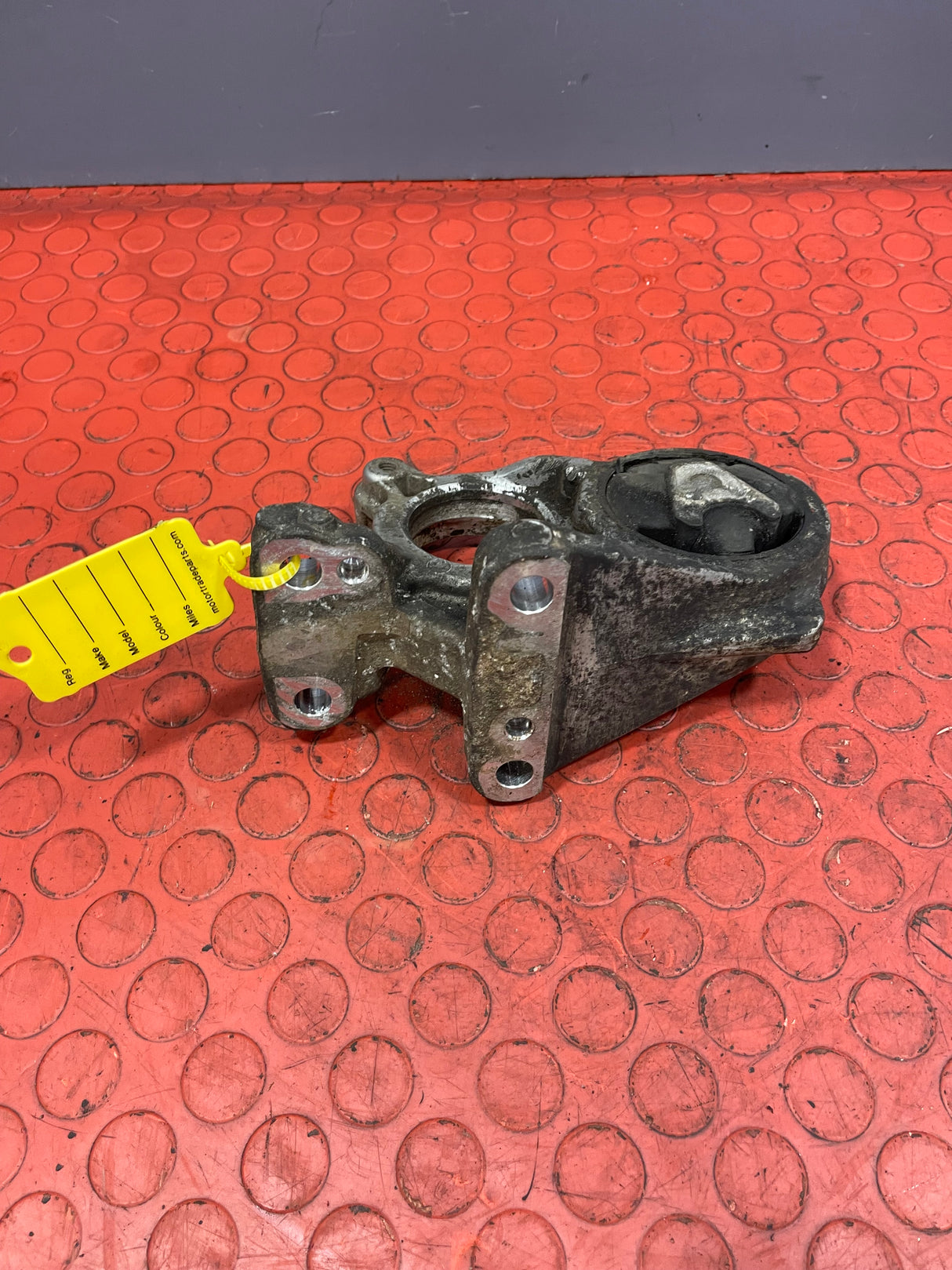 Citroen Berlingo/Peugeot Partner DRIVESHAFT MOUNT 1.6 2015-2018 P/N 81090780 - 1