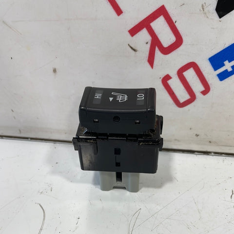 Toyota Hilux HEATED SEAT SWITCH 2019 P/N 16525MD